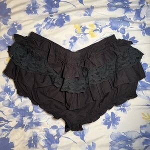 black urban outfitters cotton bloomer shorts with lace trim size XL